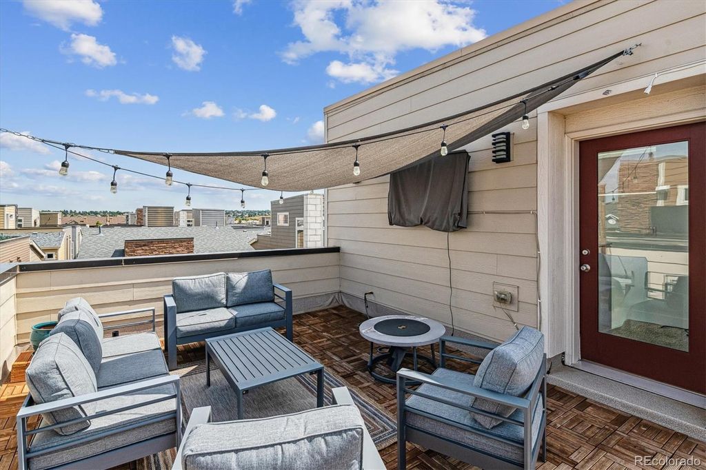 Photo of 15763 E Broncos Place, Englewood, CO 80112 (MLS # 9014777)