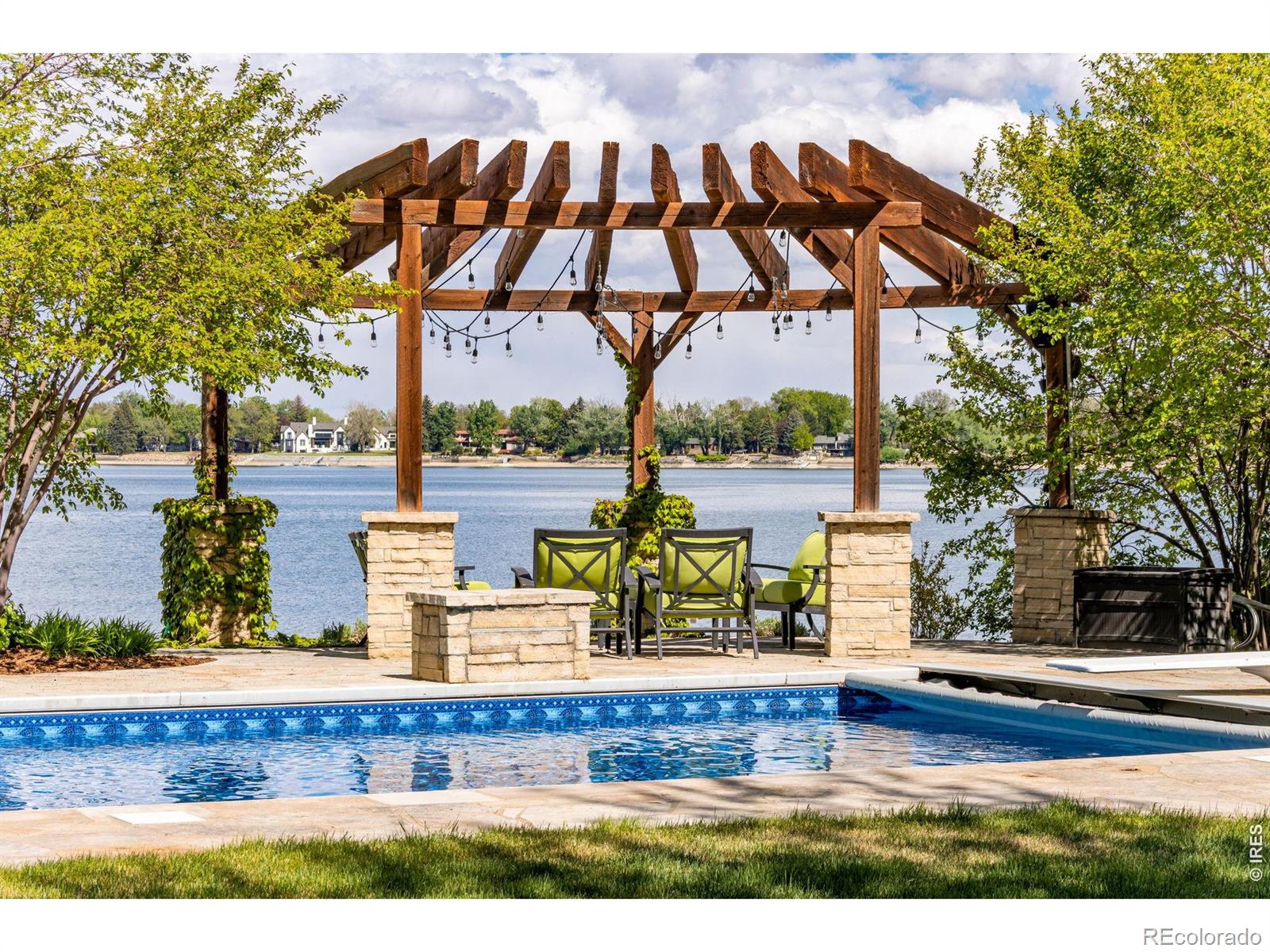 1502 Westshore Drive