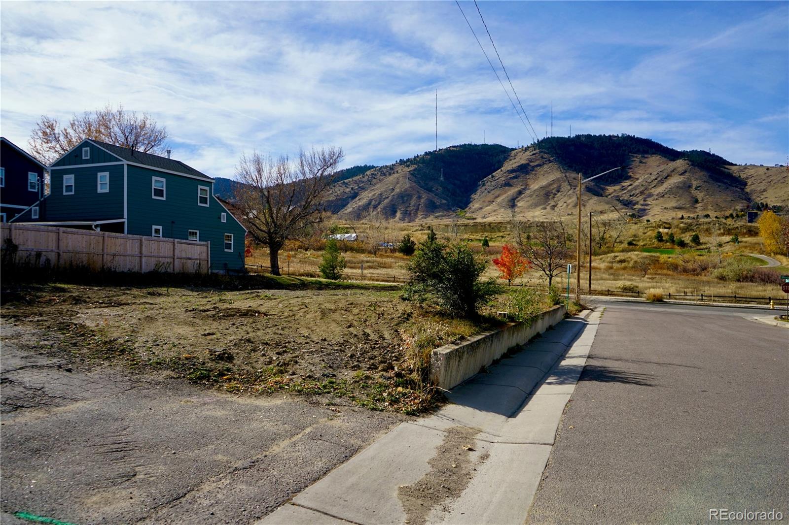 2201 Illinois Street