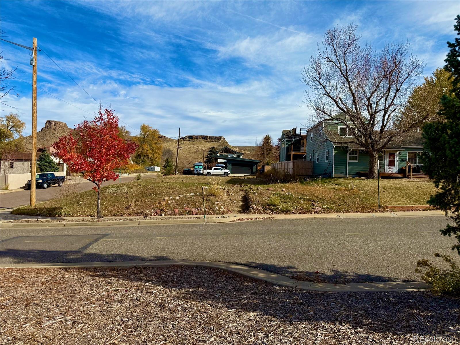 2201 Illinois Street