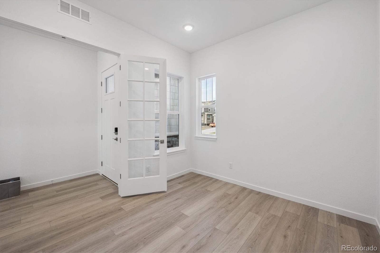 5614 Tamarack Avenue