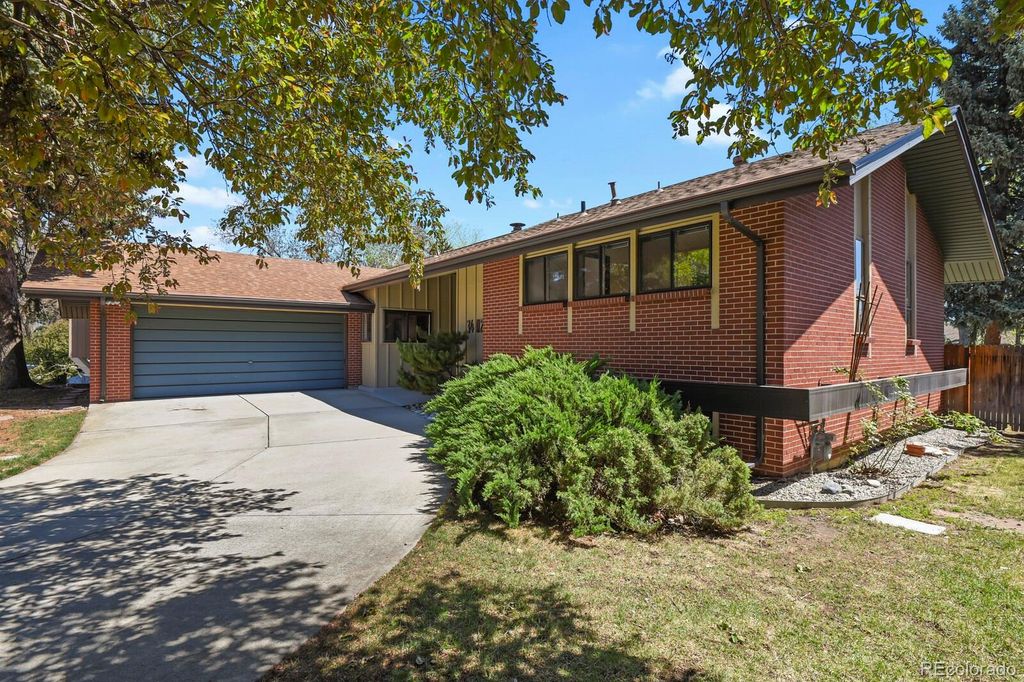 Photo of 3402 S Dallas Court, Denver, CO 80231 (MLS # 3001373)
