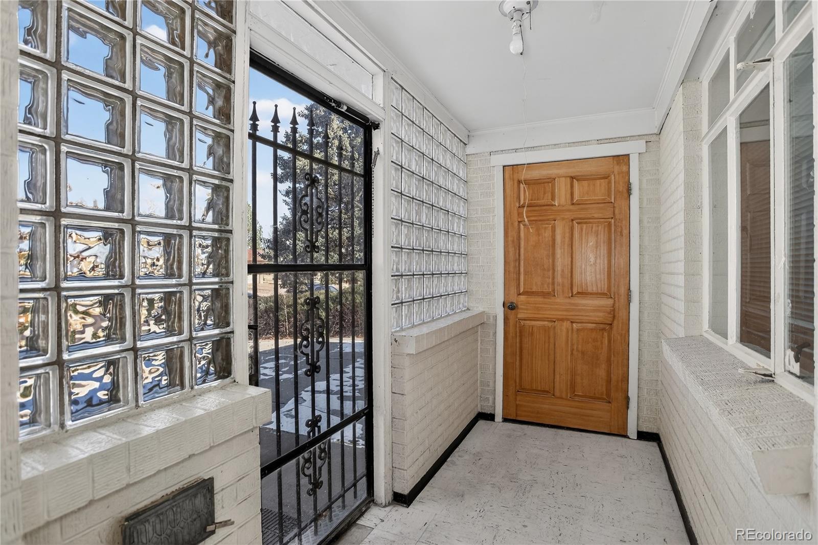 5442 E Colorado Avenue