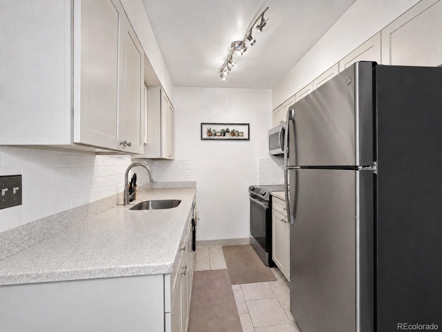 4110 Hale Parkway 2C