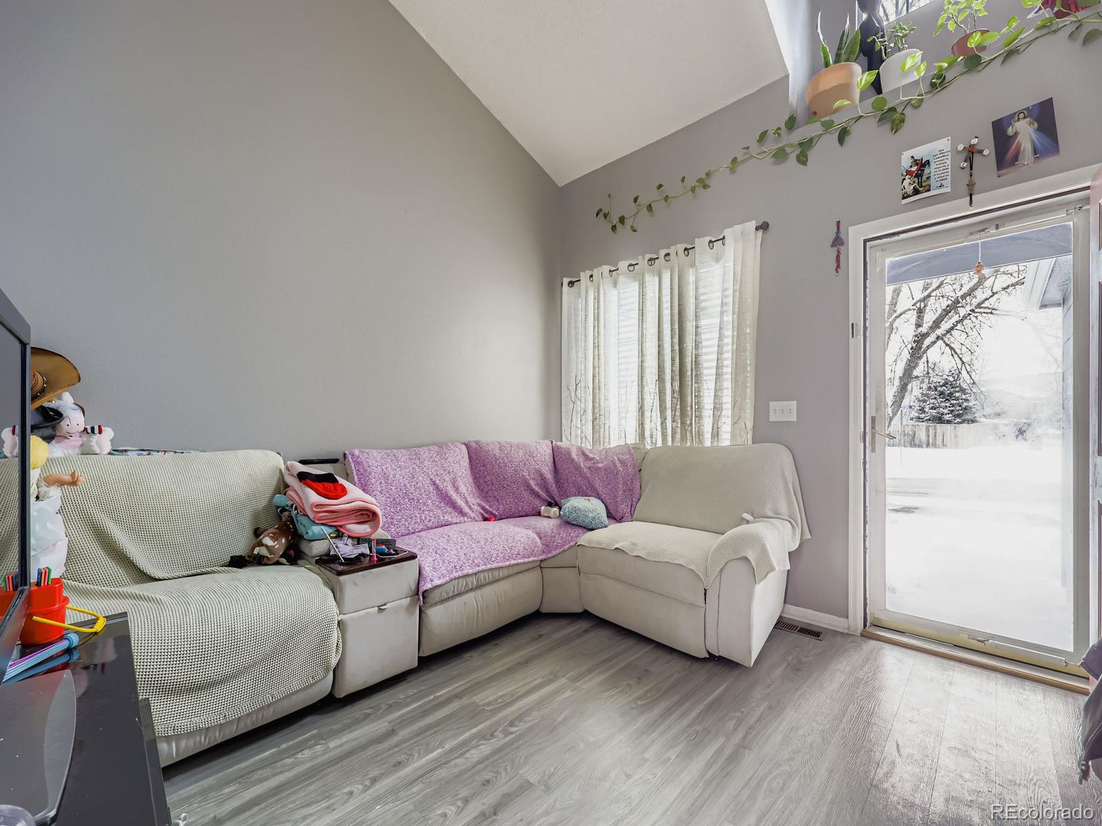 4613 E Bennington Avenue