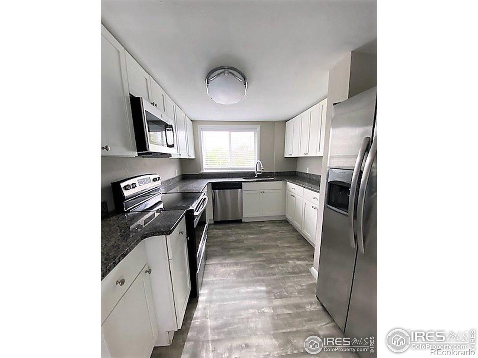 609 N Division Avenue A,B