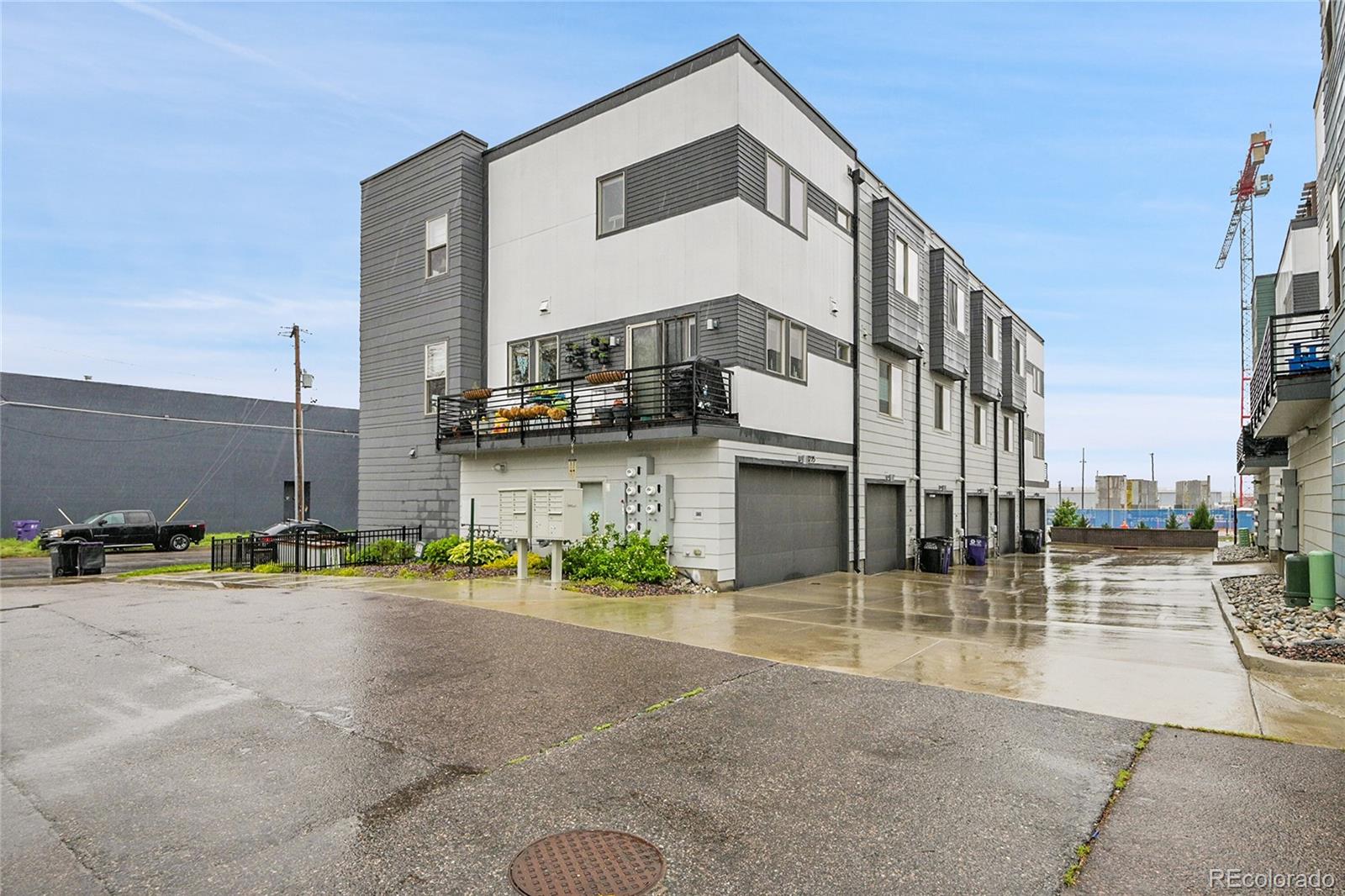 1285 W 9th Avenue