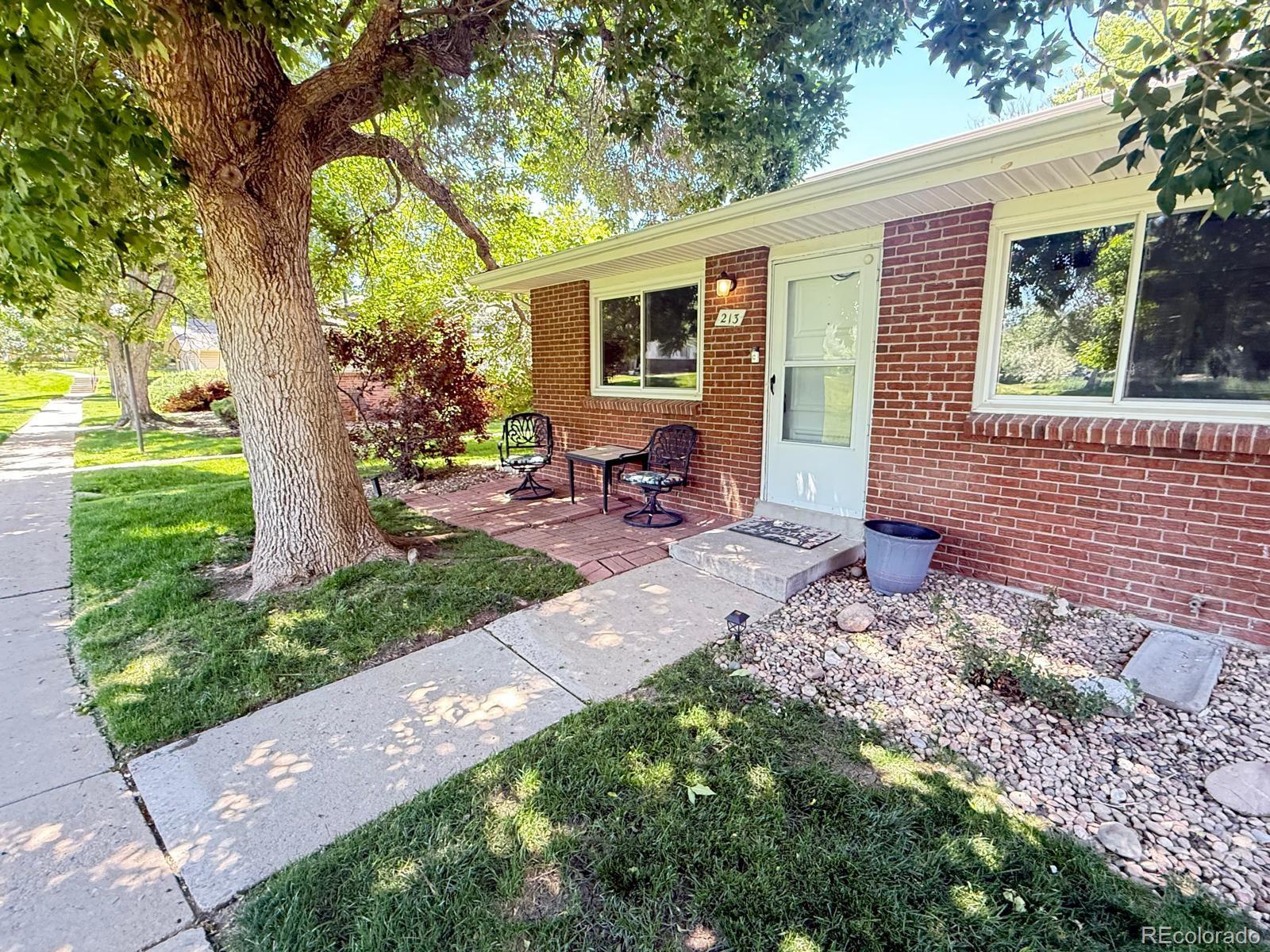 9255 E Lehigh 213, Denver, CO, 80237 1 9255 E Lehigh 213