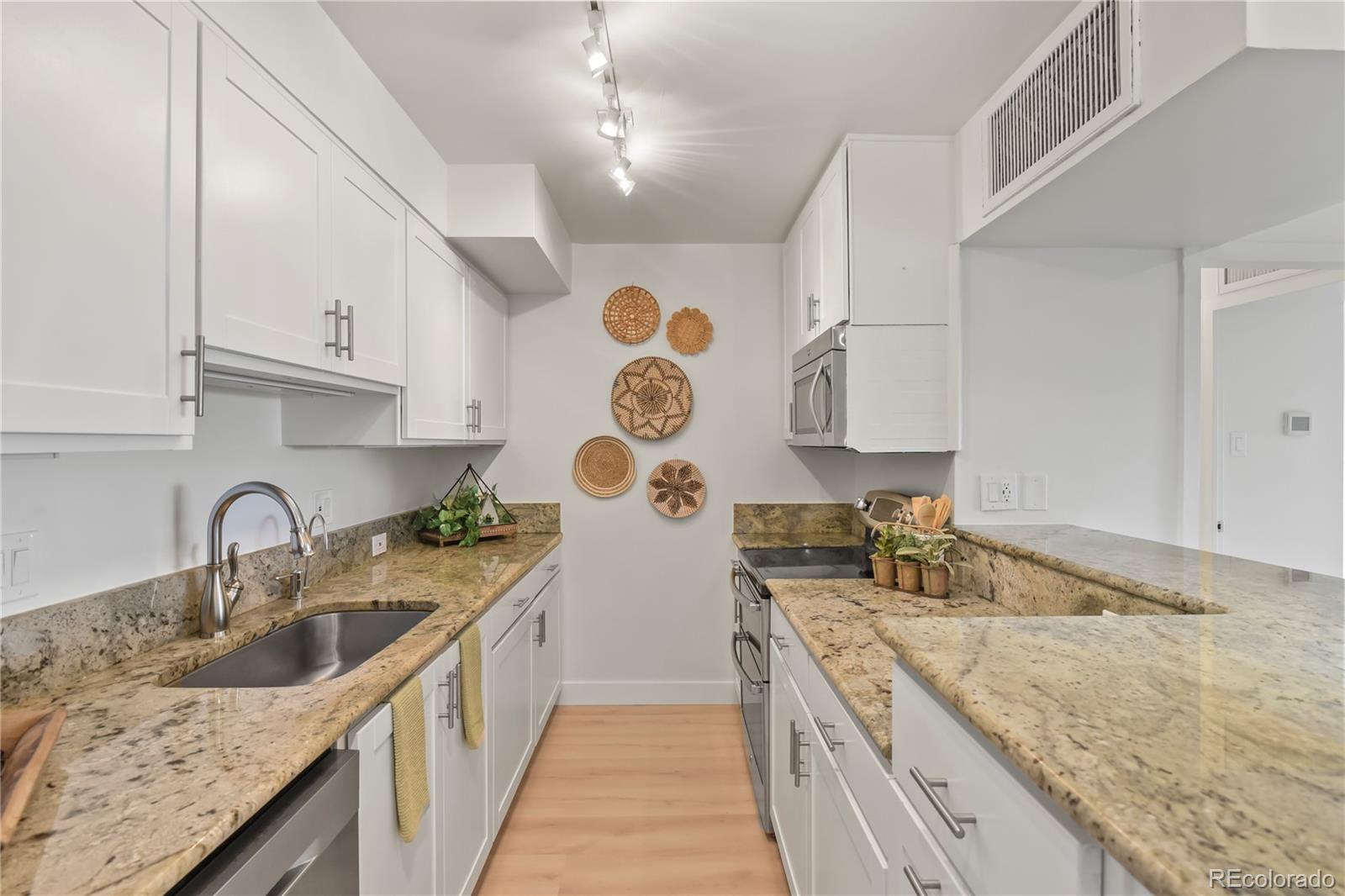 790 N Washington Street 1106