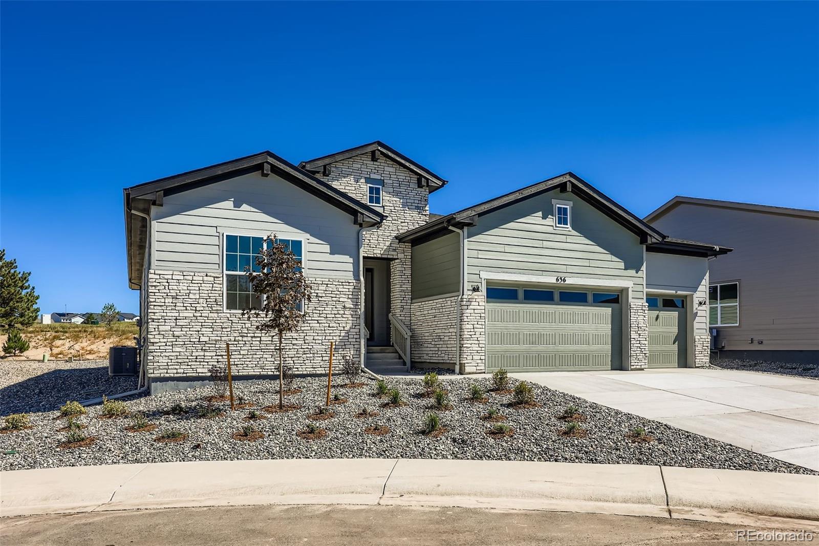 636 Agoseris Way