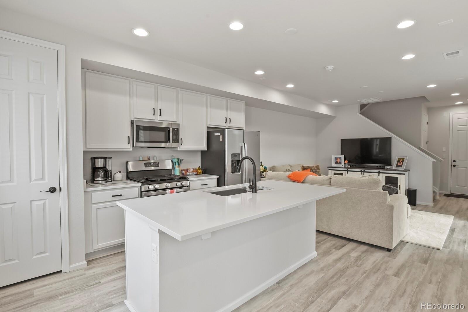 6107 Louisville Court, Frederick, CO, 80504 2 6107 Louisville Court