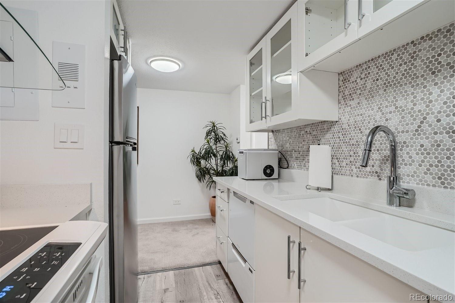 352 S Lafayette Street 204