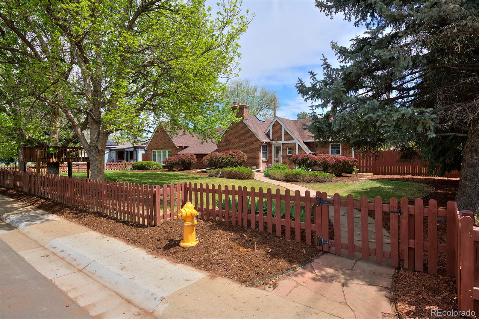 2500 Locust Street