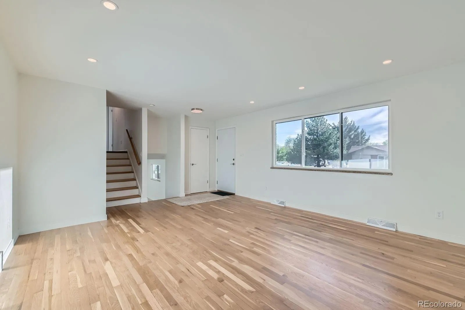 Longmont, Colorado 80504, United States, 4 Bedrooms Bedrooms, ,2 BathroomsBathrooms,Residential,Active,122849