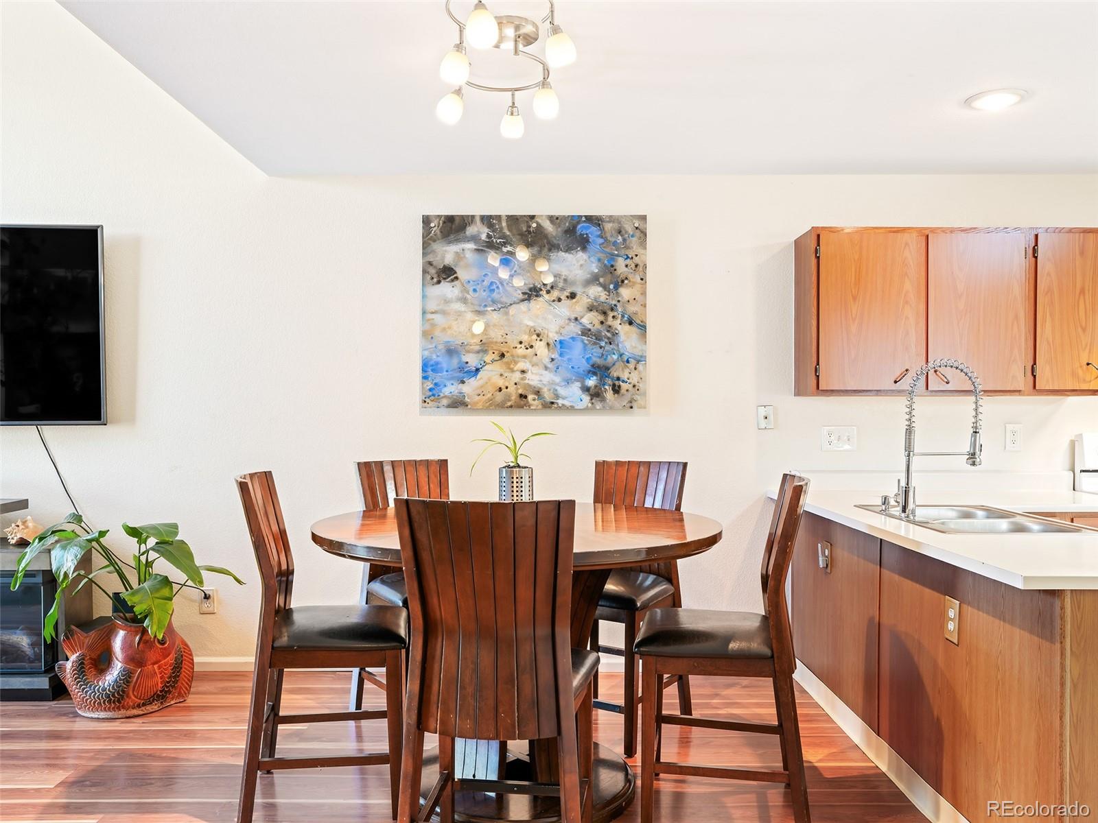 633 W 114th Way