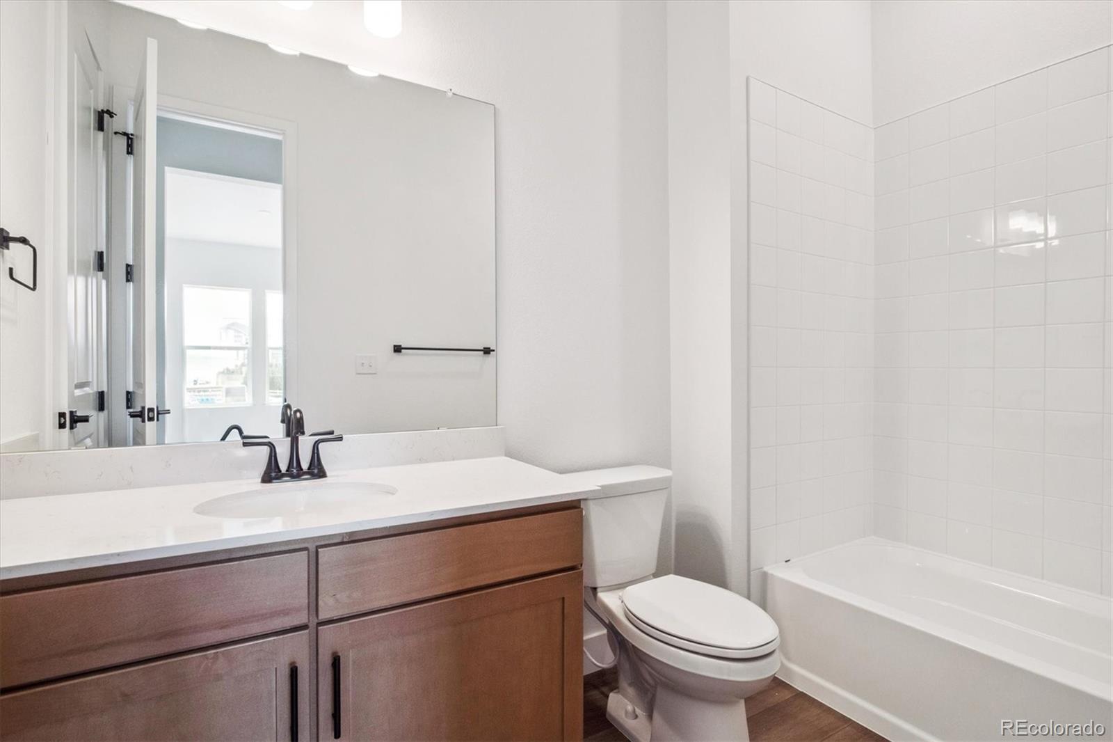 1607 Green Fern Point