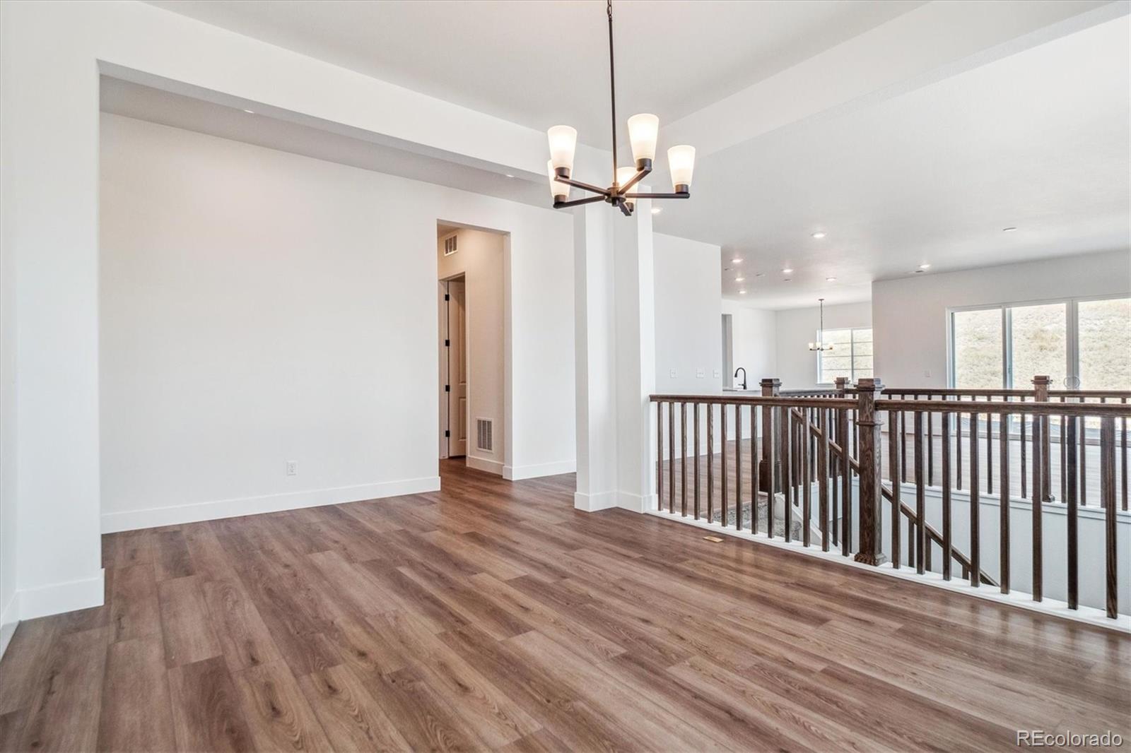 1607 Green Fern Point