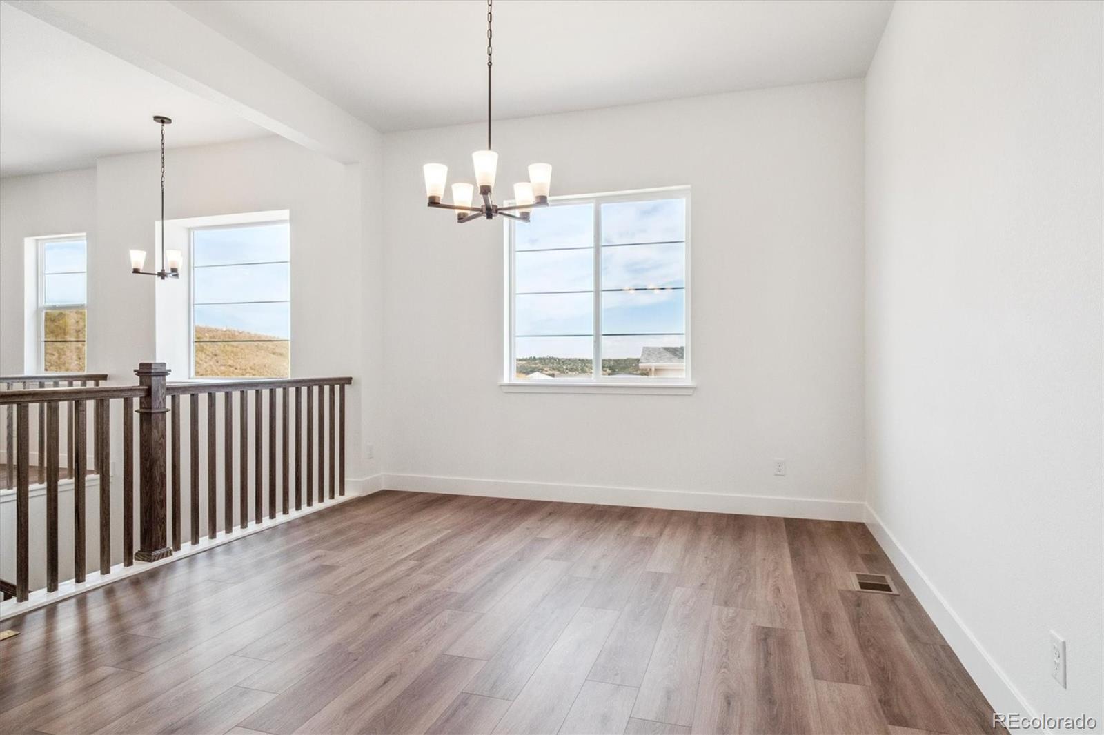 1607 Green Fern Point