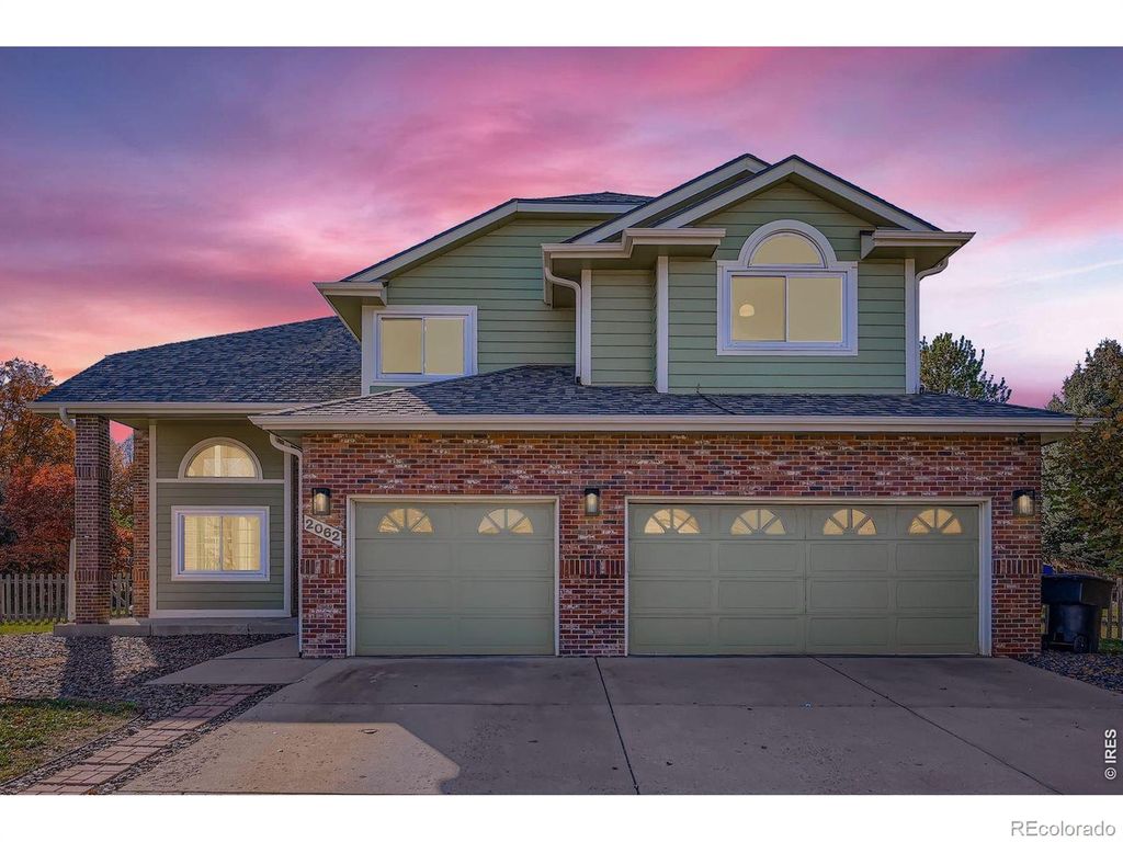 Photo of 2062 Ridgeview Drive, Longmont, CO 80504 (MLS # IR1053403)