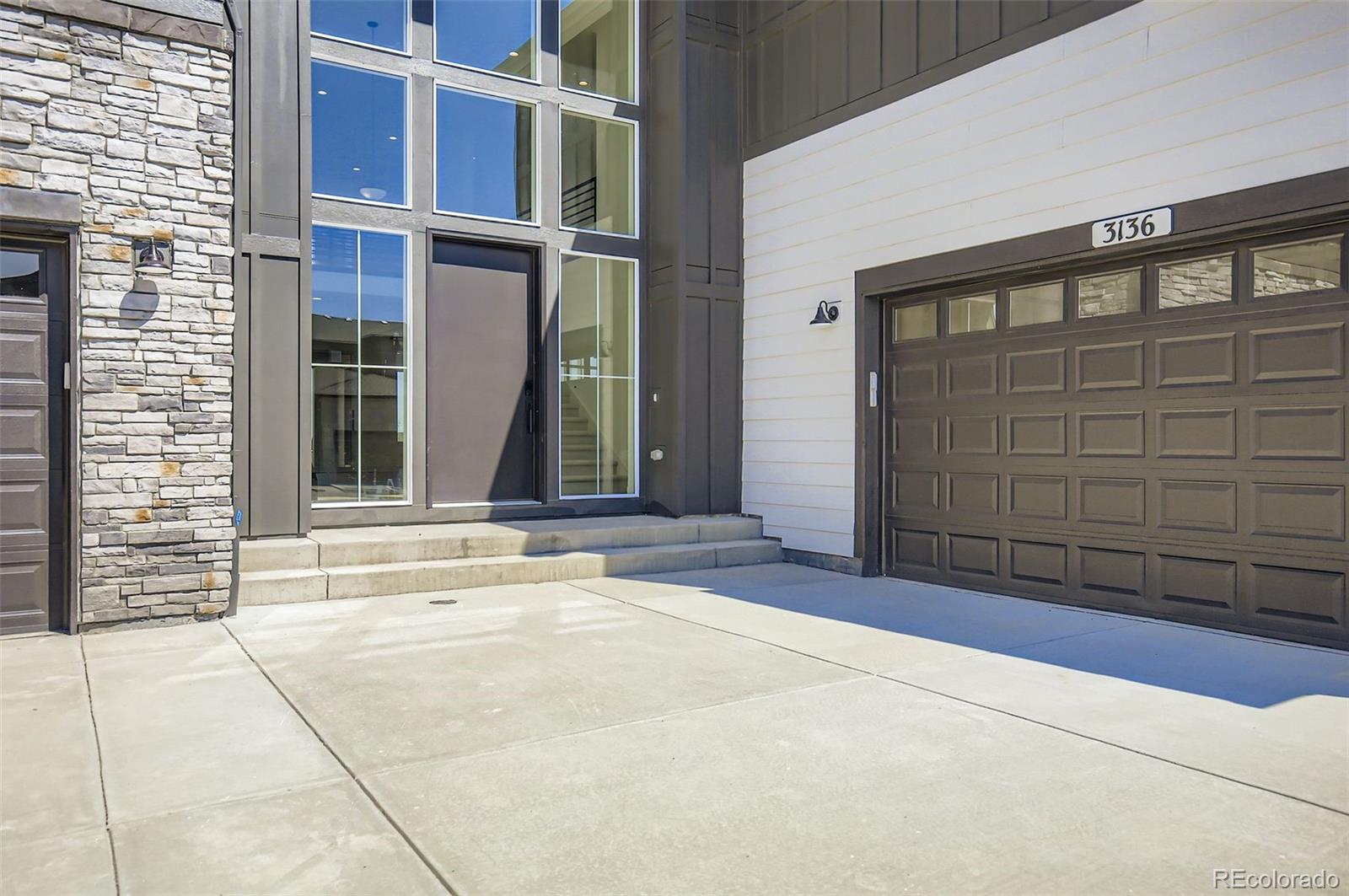 3136 Westcliff Drive