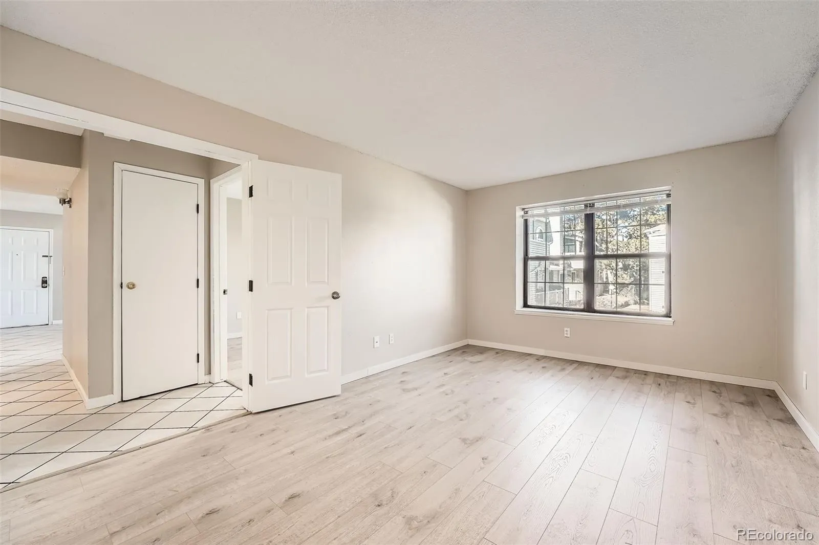 Aurora, Colorado 80017, United States, 2 Bedrooms Bedrooms, ,2 BathroomsBathrooms,Residential,Active,6594