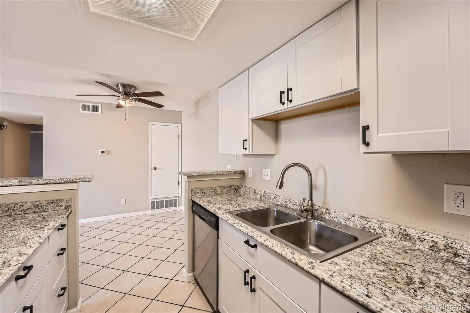 Aurora, Colorado 80017, United States, 2 Bedrooms Bedrooms, ,2 BathroomsBathrooms,Residential,Active,6594