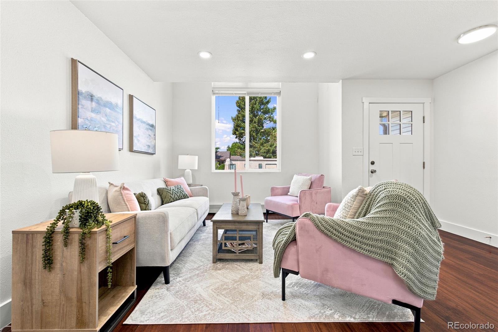 1422 Valentia Street