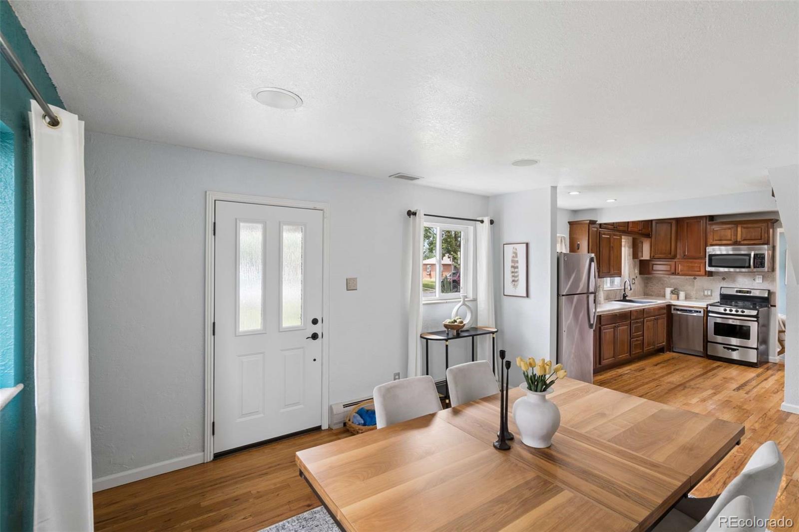 556 S Canosa Court