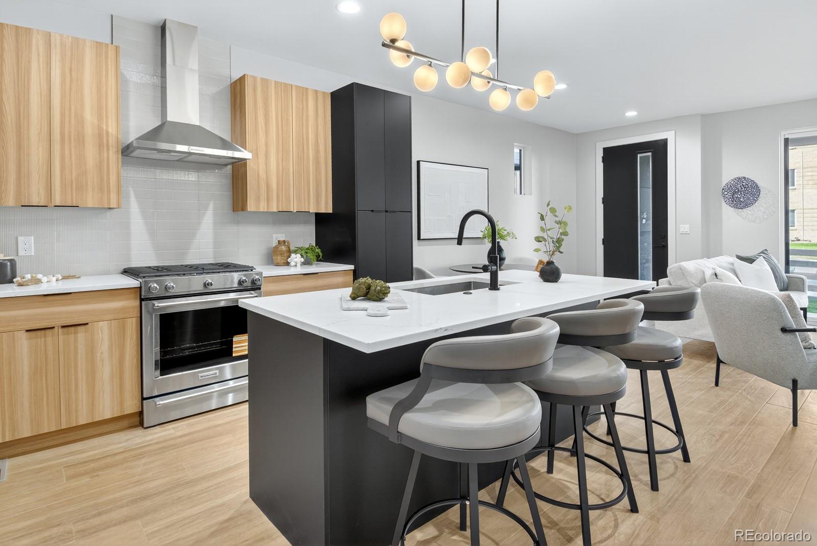 832 N Cherry Street 1