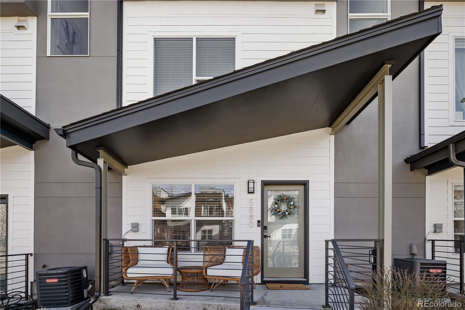5880 W 39th Place