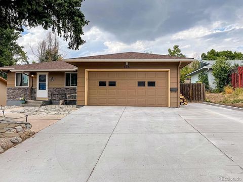 424 Redwood Colorado Springs CO 80107