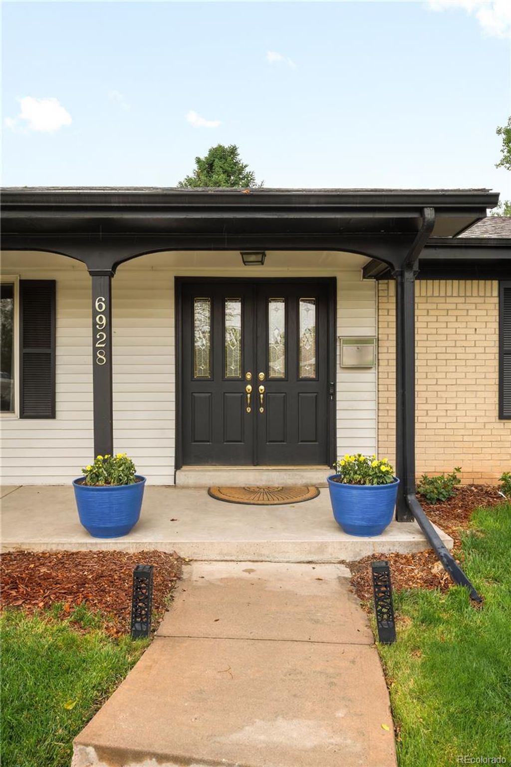 Photo of 6928 S Columbine Way, Centennial, CO 80122 (MLS # 5728829)