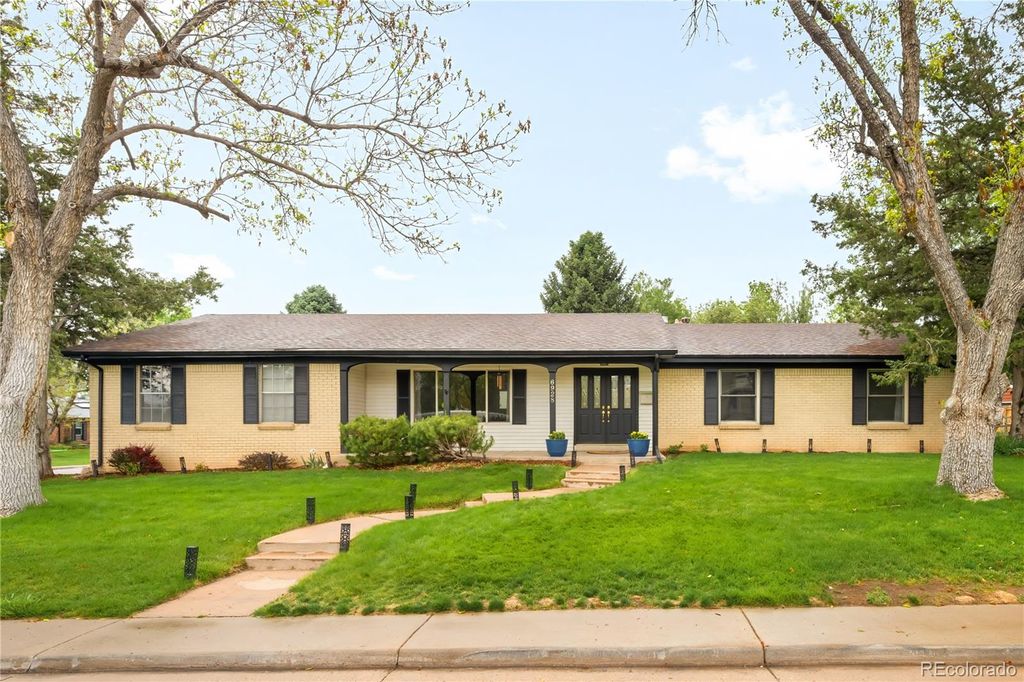 Photo of 6928 S Columbine Way, Centennial, CO 80122 (MLS # 5728829)