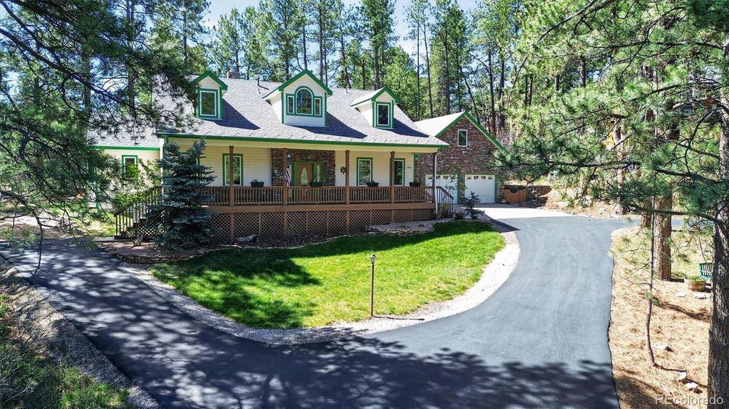 Photo of 916 Tenderfoot Drive, Larkspur, CO 80118 (MLS # 7797316)