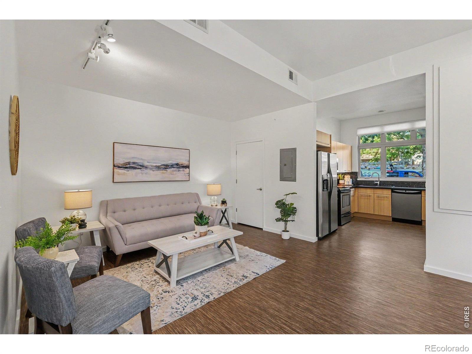 802 Blondel Street 103