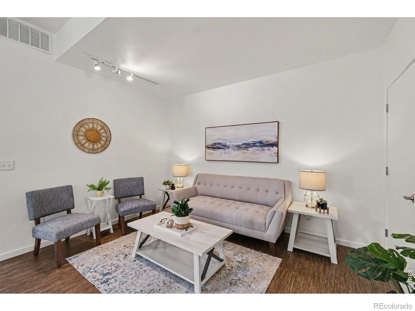 802 Blondel Street 103