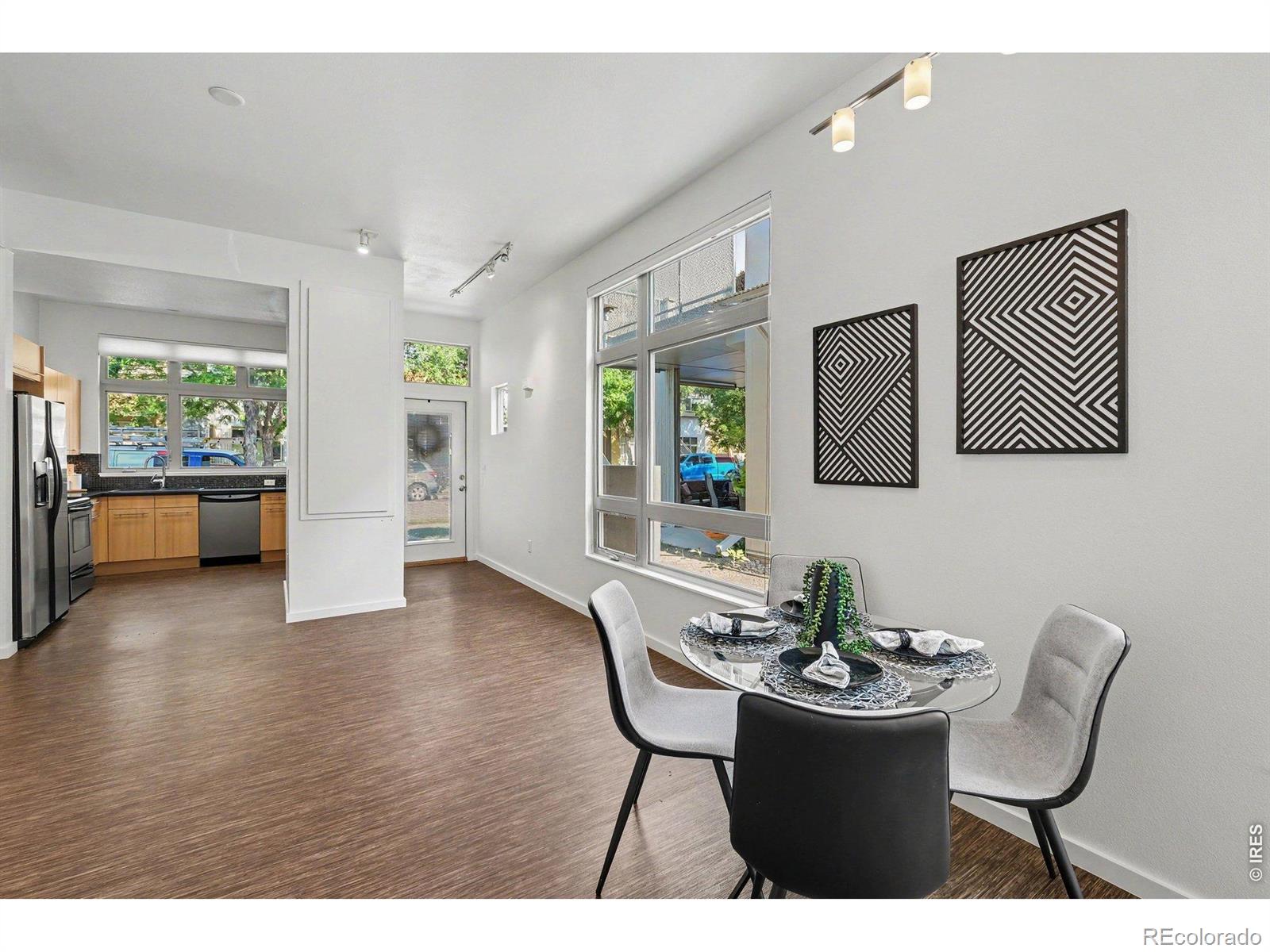 802 Blondel Street 103