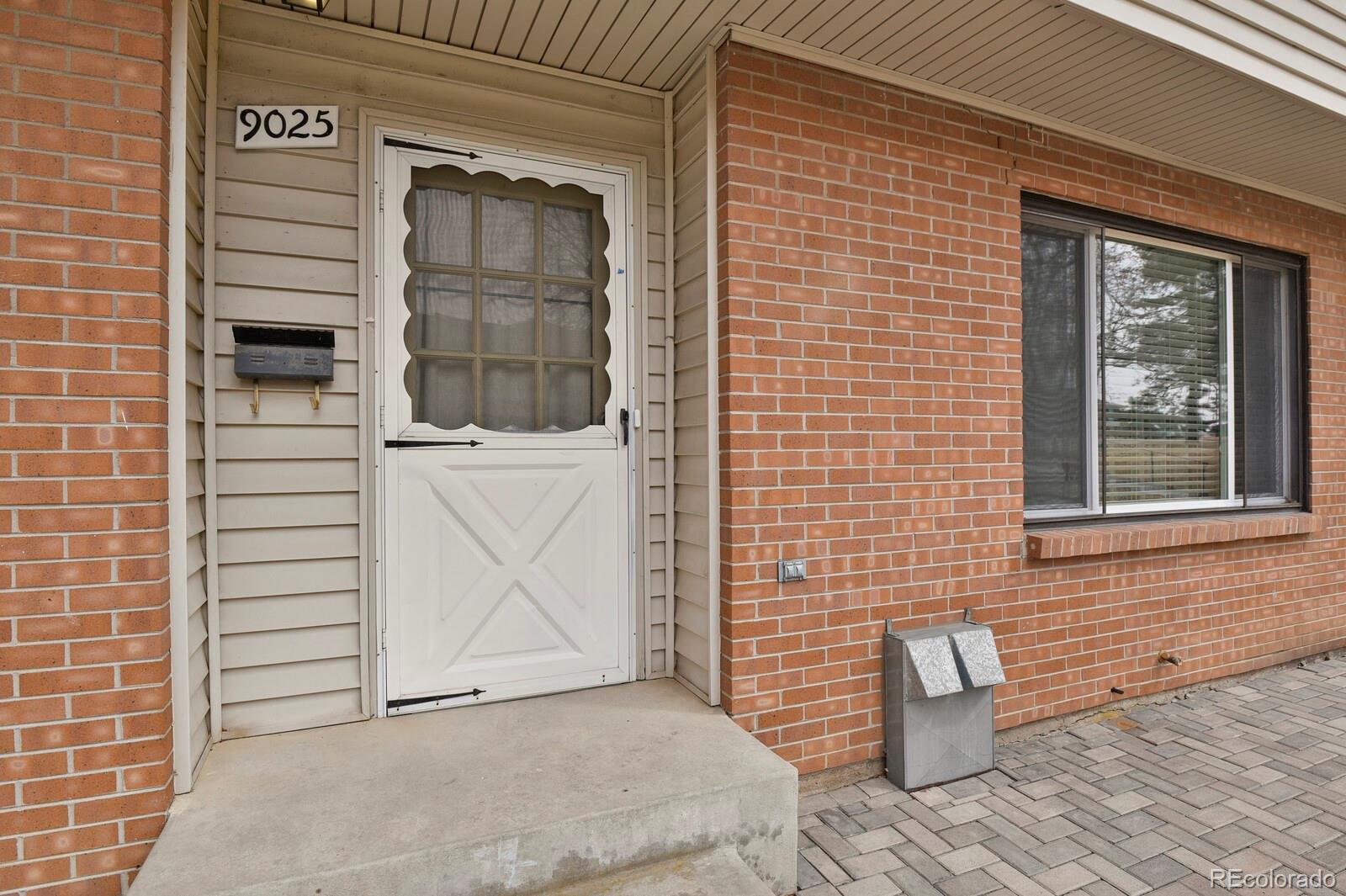 9025 E Mansfield Avenue