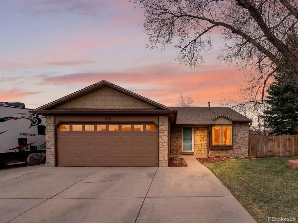 Photo of 11632 W Lake Avenue, Littleton, CO 80127 (MLS # 6020093)
