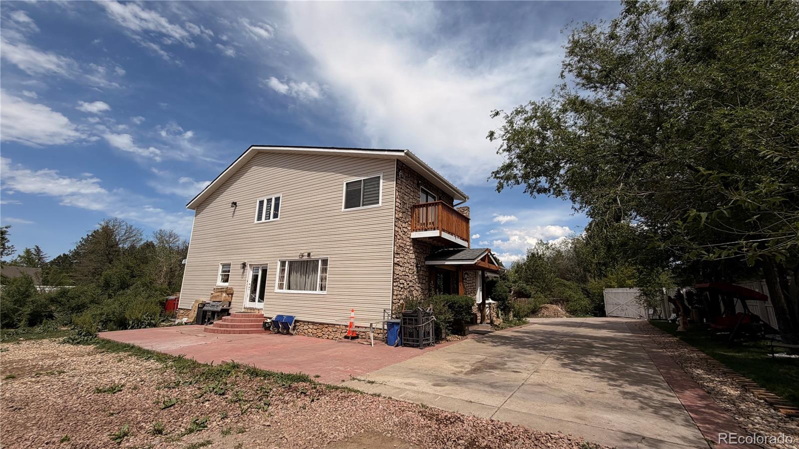 937 E Belleview Avenue