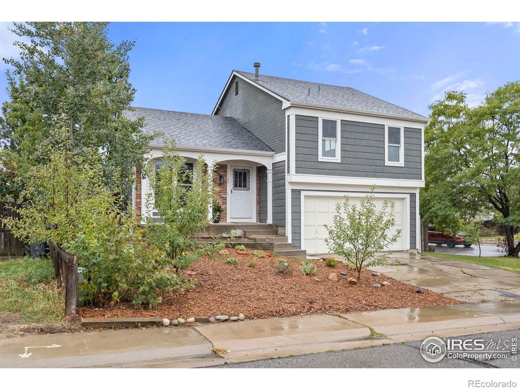 Photo of 1160 Devonshire Court, Lafayette, CO 80026 (MLS # IR1044311)