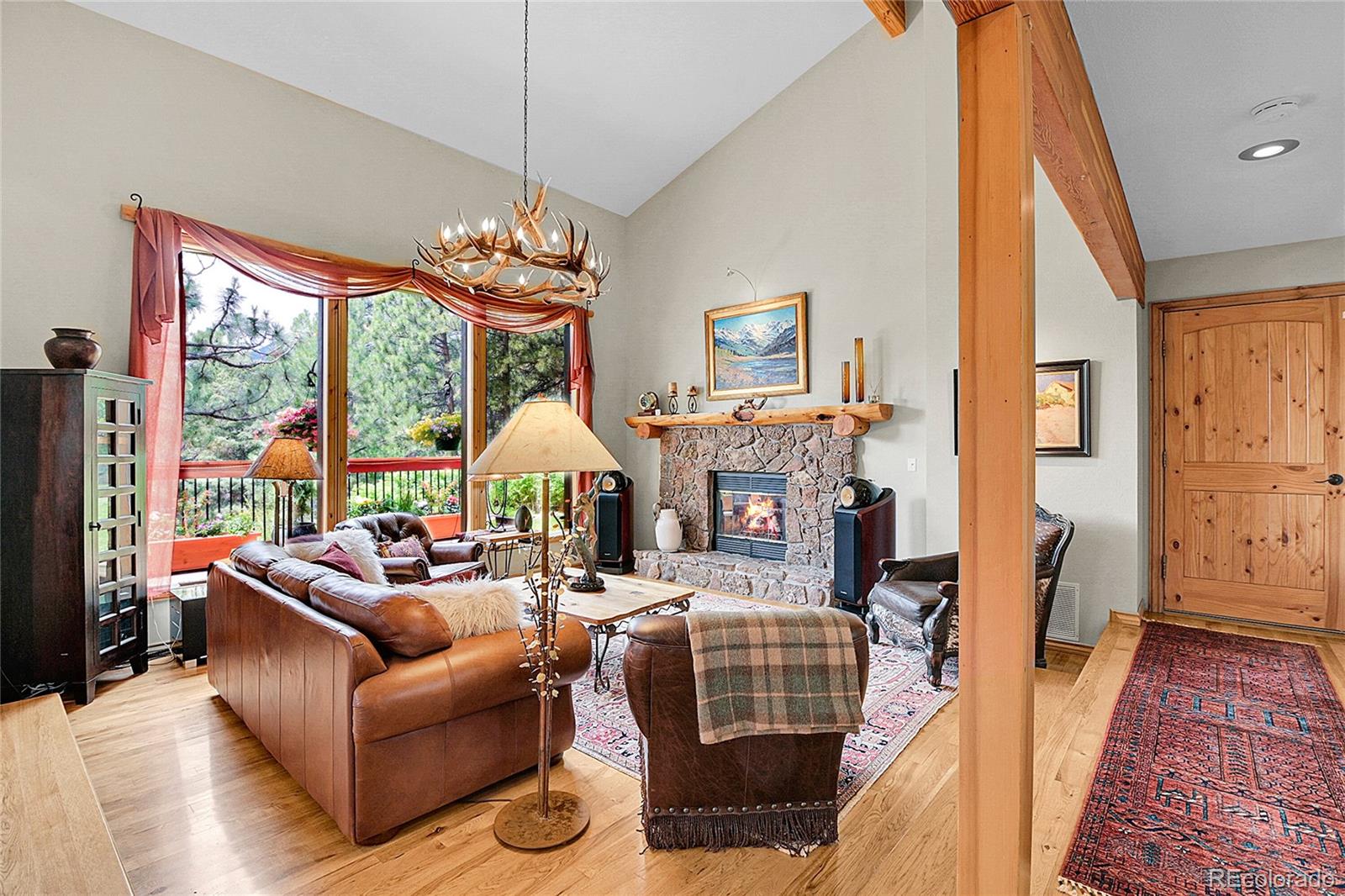 4011 S Skyline Drive
