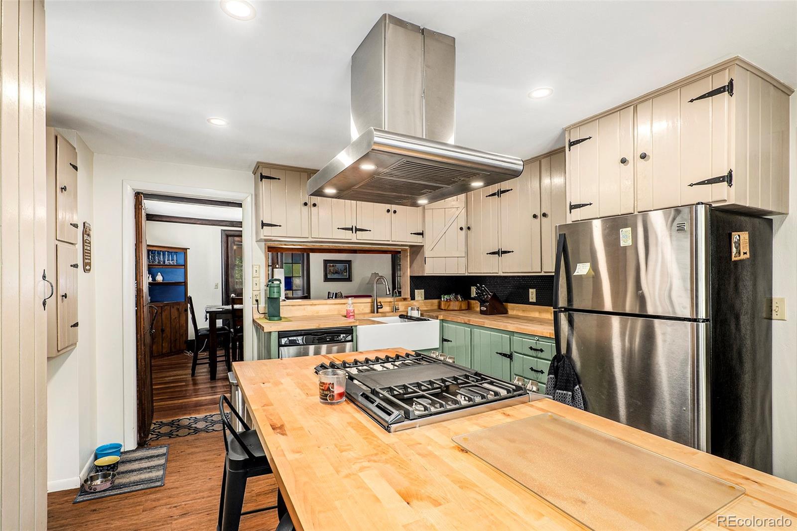 25728 Stanley Park Road