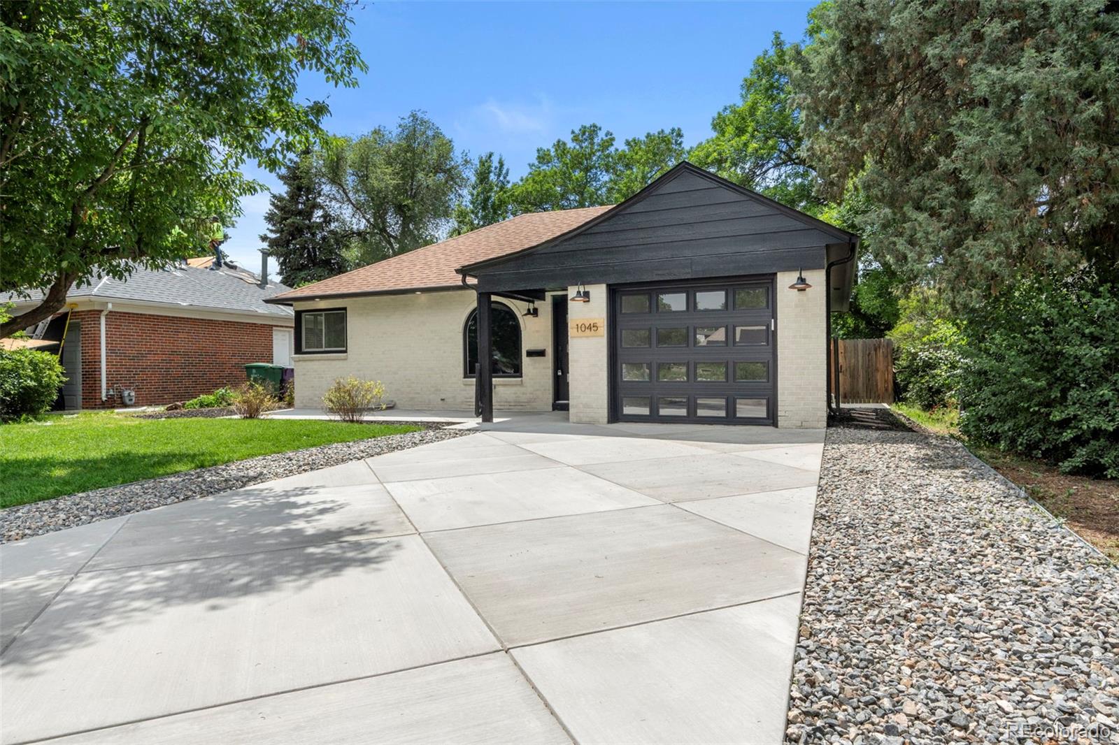 1045 Locust Street