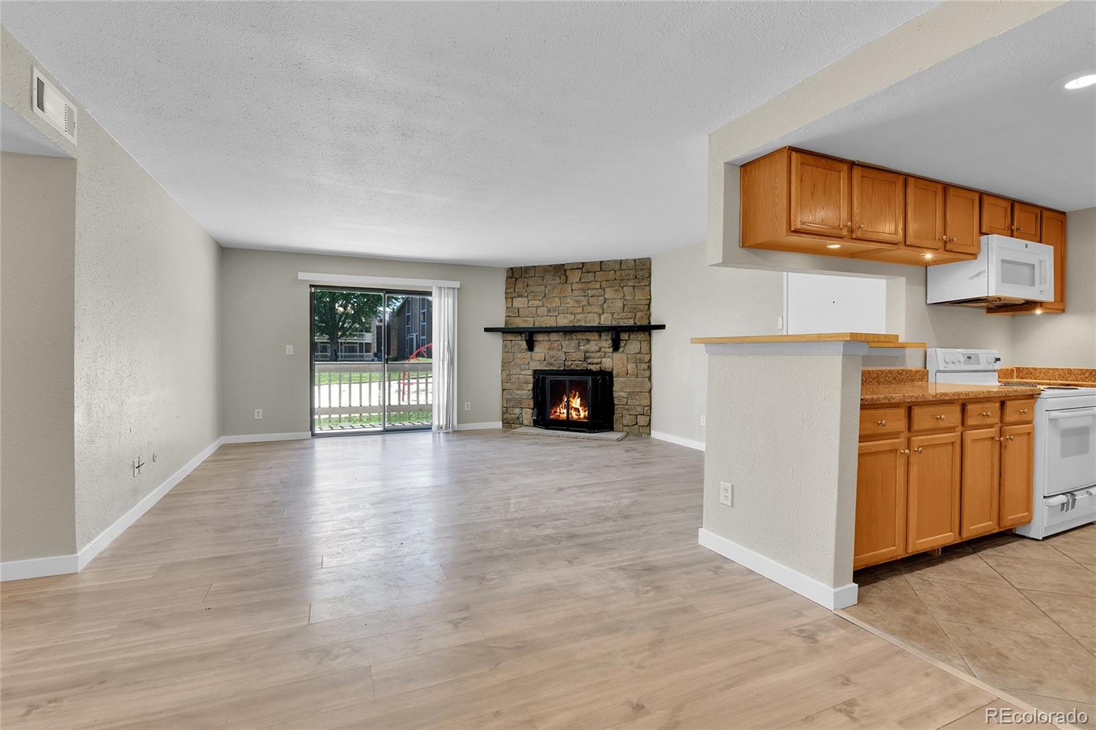 18034 E Ohio Avenue 104, Aurora, CO, 80017 2 18034 E Ohio Avenue 104