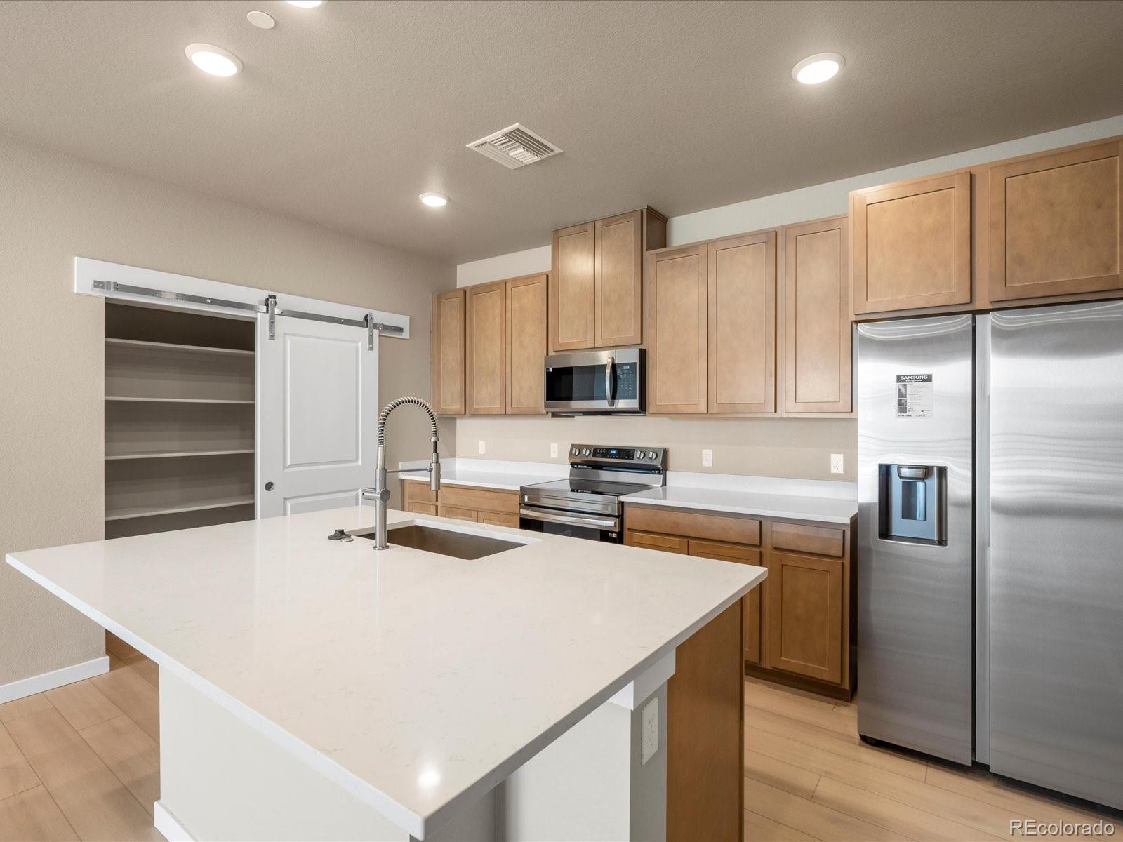 6153 N Ceylon Street 303