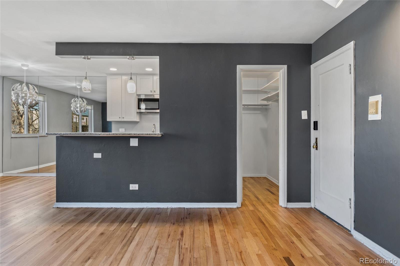 525 Jackson Street 304, Denver, CO, 80206 4 525 Jackson Street 304