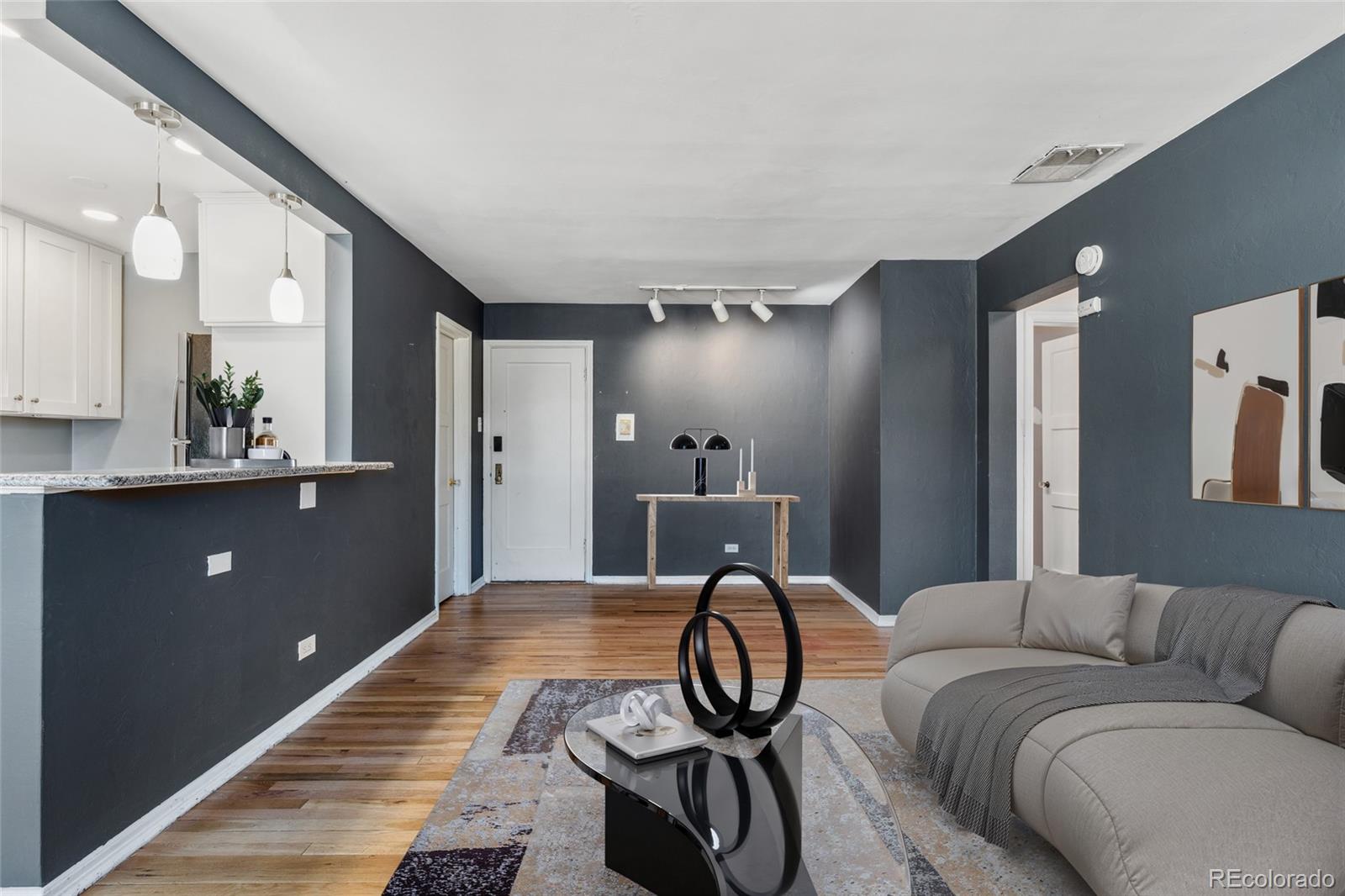 525 Jackson Street 304, Denver, CO, 80206 1 525 Jackson Street 304