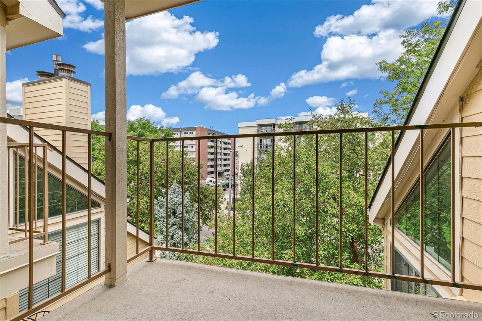 Photo 5 of 30 of 4802 E Kentucky Avenue C condo