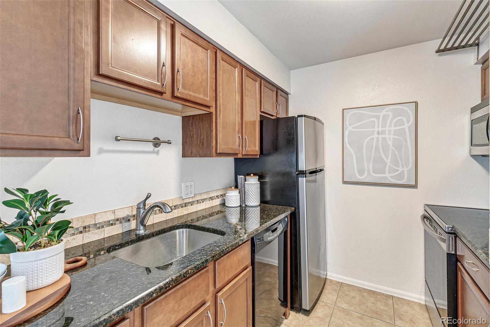 Photo 11 of 30 of 4802 E Kentucky Avenue C condo